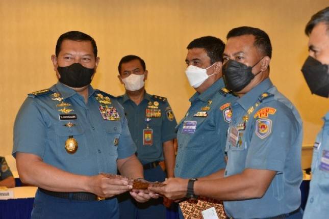 PUSKOPAL Korps Marinir Raih Predikat Terbaik Tertib Administrasi
