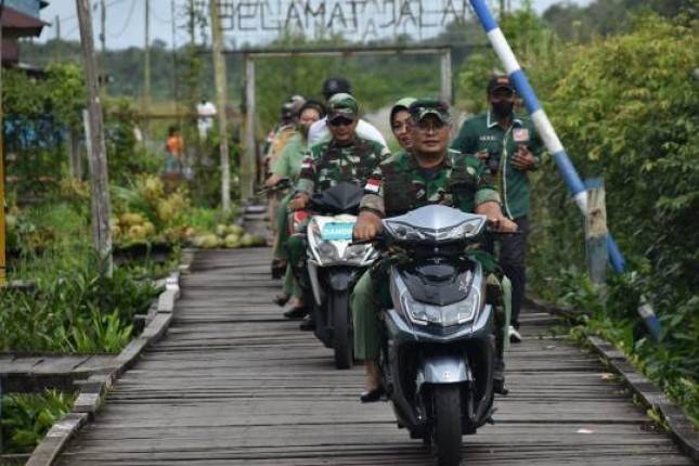Danrem 174 Merauke Brigjen TNI E Reza Pahlevi :Prajurit TNI AD dan Satgas di Kab. Asmat Papua Harus Berikan Pelayanan Optimal Kepada Masyarakat