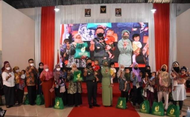 KASAD Jenderal TNI Dudung Abdurachman  Dikukuhkan Sebagai Duta Bapak Asuh Anak Stunting