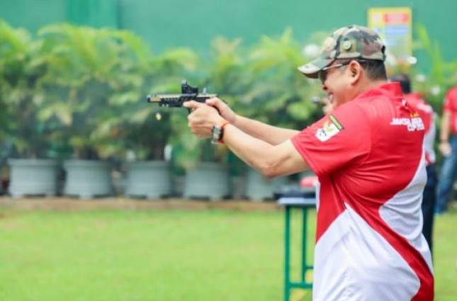 Ketua MPR RI Juara Pertama Best of The Best Eksekutif Kejuaraan Menembak Jaksa Agung Cup 
