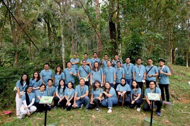 Kemilau HUT ke-33 Tahun, Kali ini FIFGROUP Ajak Karyawan Tanam 3.695 Pohon