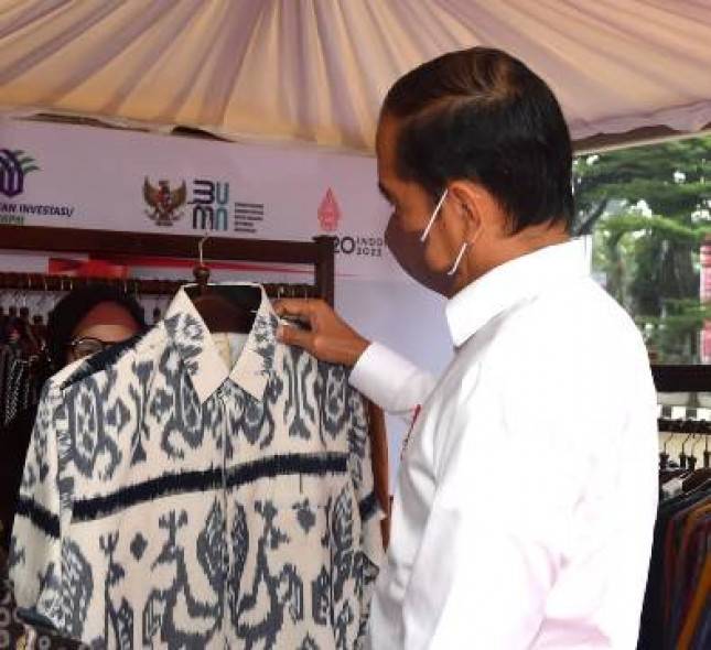 Presiden Jokowi Dorong Pelaku UMKM Manfaatkan Platform Daring untuk Dongkrak Omzet