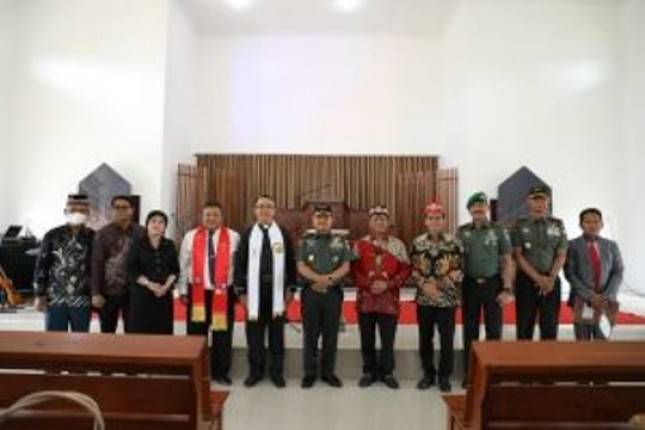 KASAD  Jenderal TNI Dudung Abdurachman Resmikan Gereja El Shaddai Palangkaraya 