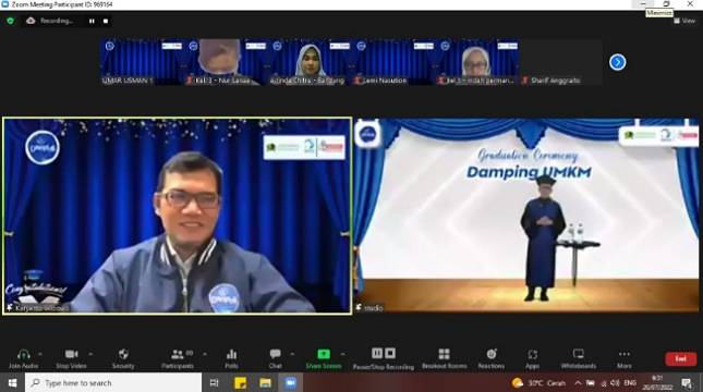 Dorong Kemajuan UMKM, Danone Indonesia Bersama Kampus Bisnis Umar Usman Gelar Graduation Damping