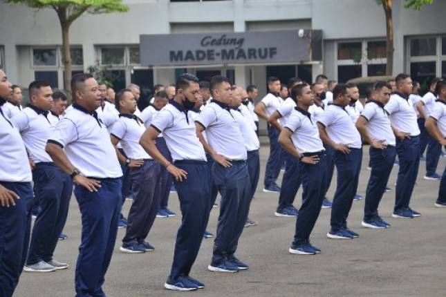 Prajurit dan PNS Mako Marinir Jaga Kebugaran dengan Senam SKJ 88