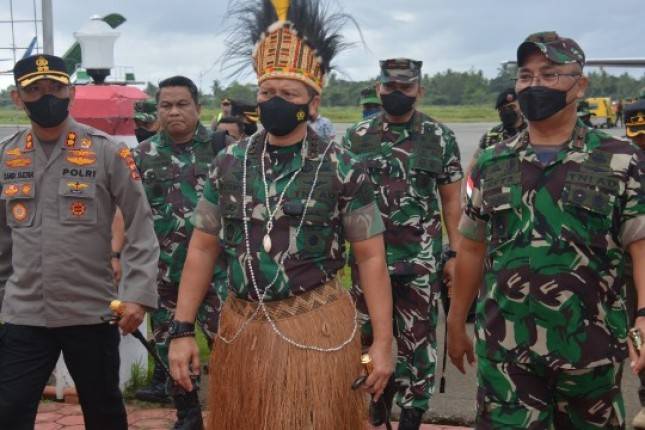 Danrem 174 ATW Merauke Dampingi Pangkogabwilhan III Kunjungi Perbatasan RI-PNG  Kabupaten Merauke