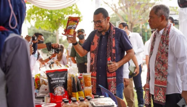  Alhamdulilah! Bantu Masyarakat Penuhi Kebutuhan Sembako, Kementerian BUMN dan SIG Gelar Pasar Murah dan Bazar UMKM BUMN