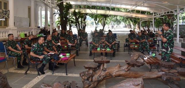Wadankormar Brigjen TNI (Mar) Endi Supardi Menerima Mantan Siswa Sesko TNI Dikreg XLIX