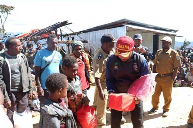 Kabar dari Papua! Kelaparan Akibat Cuaca Ekstrem, Bantuan Kemensos telah Tiba dan Diterima Masyarakat Kuyawage