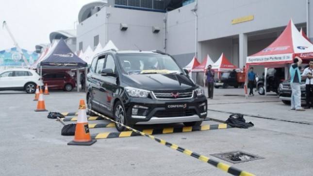 Wuling Confero S Jadi Primadona Test Drive Pengunjung GIIAS 2017