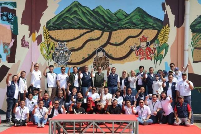 Mural Gemah Ripah Loh Jinawi di Pasar Induk Beras Cipinang
