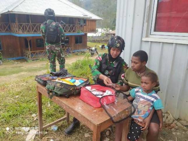 Satgas Pamtas RI PNG Yonif Raider 142 KJ Tingkatkan Kesehatan Masyarakat