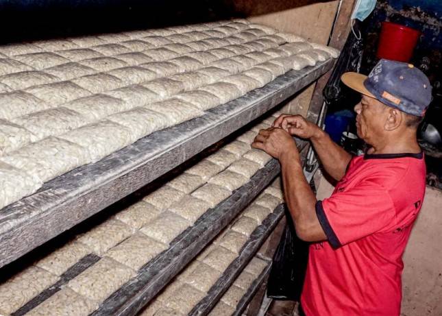 Perajin Tahu dan Tempe Anggap Pemerintah Tak Adil Dalam Penyaluran Kedelai Subsidi
