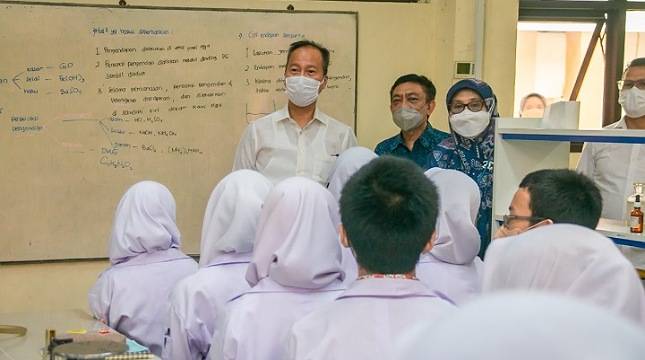Keren! Lulusan SMK Milik Kemenperin Setara D1