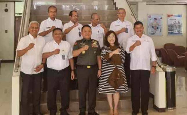 KASAD Jenderal TNI Dudung Abdurachman Hadiri Rakomdir PT. Pindad