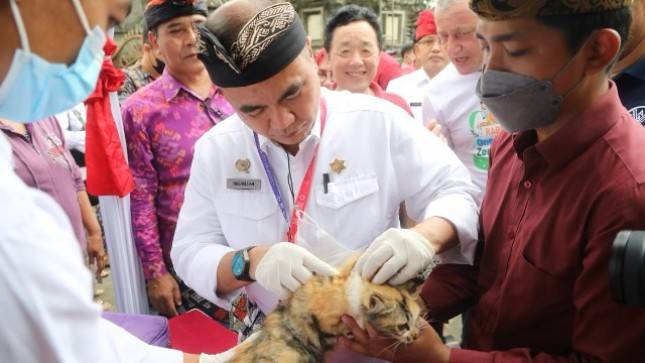 Kementan Laksanakan Vaksinasi Hewan Gratis
