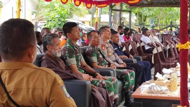 Danramil 1710-07 Mapurujaya Ikuti Kegiatan Doa Syukur Bersama dan Tatap Muka dengan Masyarakat