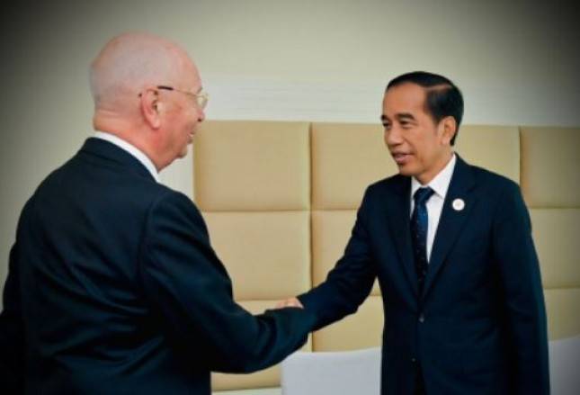 Terima Executive Chairman WEF, Presiden Jokowi Diskusi Soal Kondisi Ekonomi Global