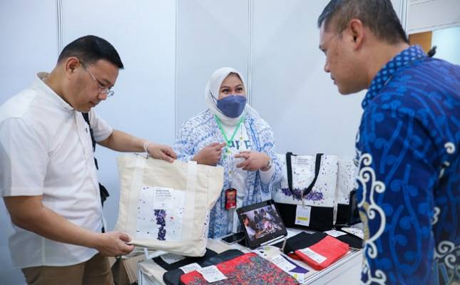 KemenKopUKM Ajak ASN Borong dan Bangga Pakai Produk Lokal Buatan UMKM