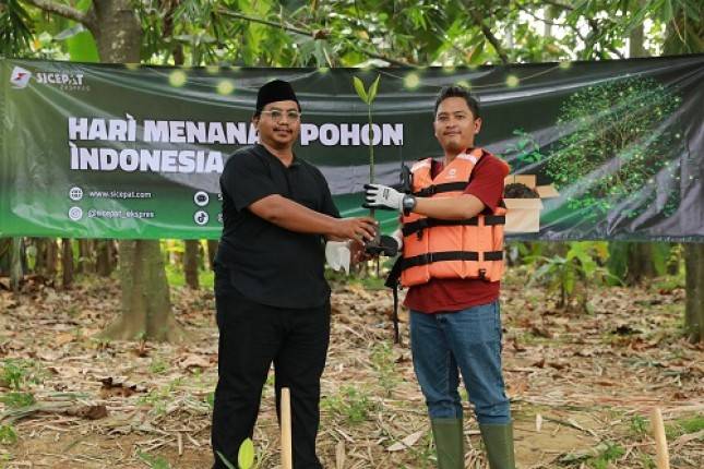Sicepat Ekspres Gandeng Banksasuci Tanam Pohon Mangrove di Bantaran Sungai Cisadane