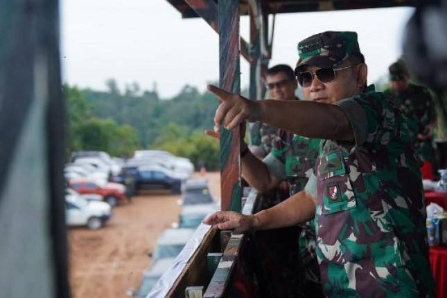 KASAD Jenderal TNI Dudung Abdurachman Tinjau Latihan Puncak Ancab YTP 611/Awl