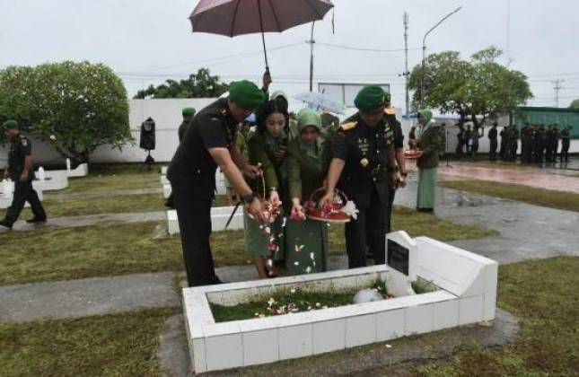 Danrem 174ATW Brigjen TNI  Reza Pahlevi Pimpin Ziarah Dalam Rangka Hari Juang Kartika