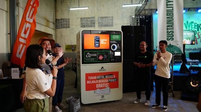 Gandeng Plasticpay, EIGER Hadirkan Vanding Machine Sampah Plastik