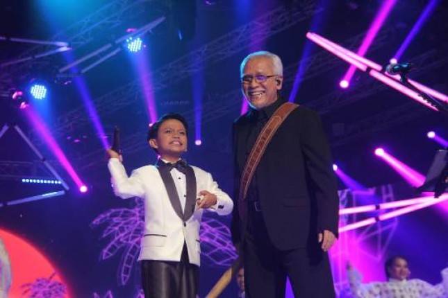 Iwan Fals, Ari Lasso dan Farel Prayoga Bintang Konser INDOSIA28EST