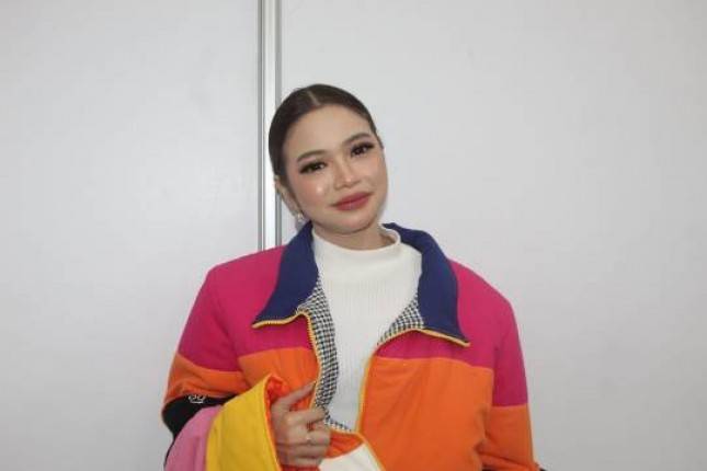 Si Manja Lady Rara  Mimpi Main Film Layar Lebar