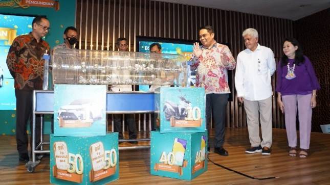 Apresiasi Nasabah Gadai Emas dan Cicil Emas, BSI Berikan Hadiah Program Hujan Emas