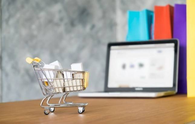 Industri E-Commerce Hadapi Tech Winter: Berlomba Berbenah Perkuat Strategi Bagi Pengguna & Penjual