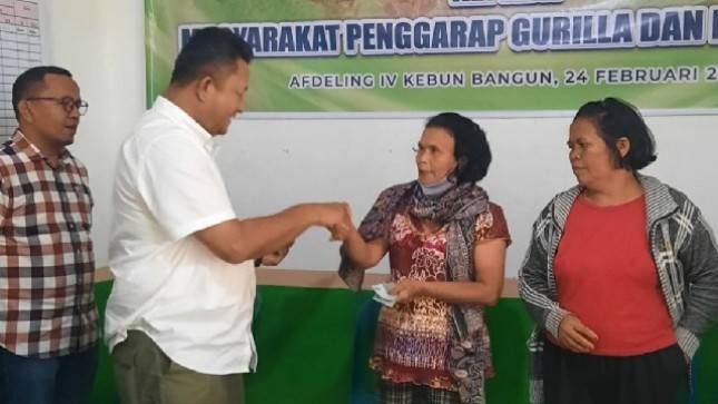 Pemberian Suguh Hati Terus Berlanjut, 20 Warga Kembalikan  Lahan Garapan ke PTPN III