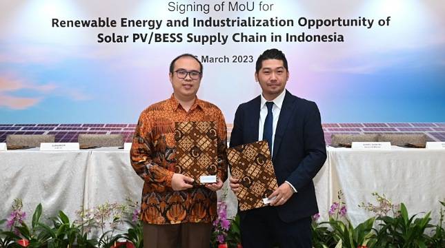 Utomo SolaRUV Gandeng Produsen Global Wujudkan Industrialisasi Rantai Pasok Panel Surya