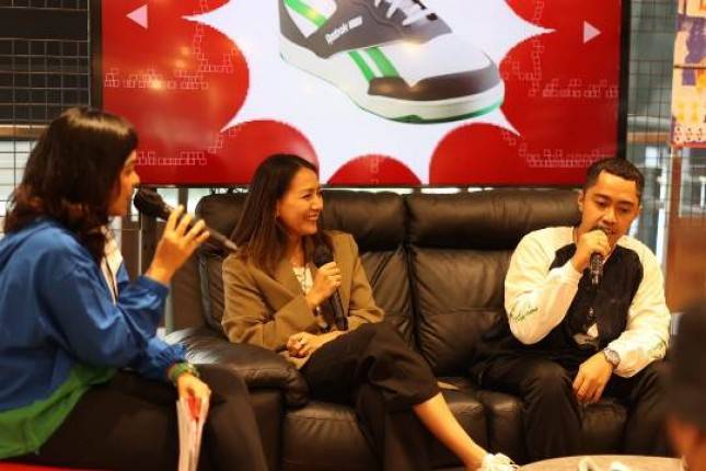 Mendobrak Tren dengan Sneakers Klasik, Reebok Luncurkan BB 4000 II