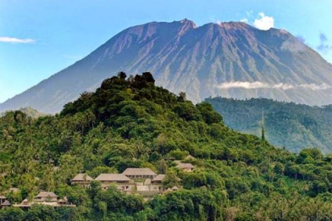 Dampak Erupsi Gunung Agung, Sejumlah Penerbangan Dibatalkan