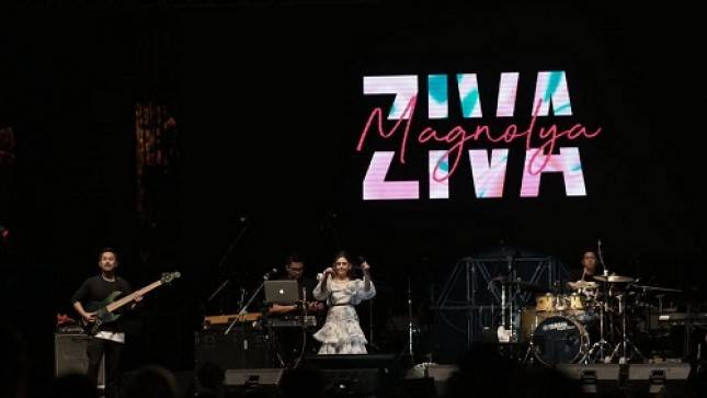 Keren! Konser Diva Bernyanyi di Makassar Berlangsung Meriah