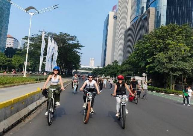 Ketua MPR RI  Apresiasi Gerakan Komunitas Perempuan Muda Bersihkan Sampah di Ruas Jalan Jakarta