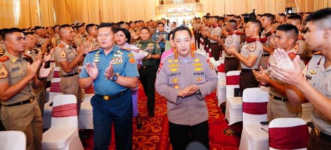 Panglima TNI  Laksamana Yudo Margono: TNI-Polri Adalah Alat Perekat Perbedaan Bangsa
