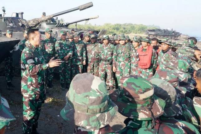 Usai Latgab TNI, Dankormar Junjungi  dan Beri Pengarahan kepada  Prajurit Marinir