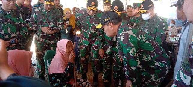 Tidak Hanya Gelar Alutsista, TNI Juga Gelar Baksos