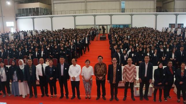 Sambut 2100 Mahasiswa Baru, Rektor Presuniv: Kami Akan Bimbing Kalian Menjadi yang Terbaik