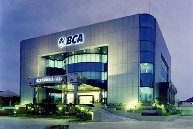 BCA Jalin Kerja Sama dengan Warung dan Alfamart
