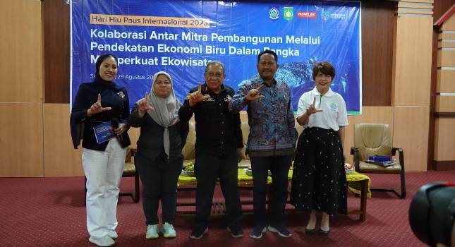 Berkolaborasi Dengan Konservasi Indonesia, Mowilex Beri Dukungan Terhadap Ekowisata Hiu Paus Di Sumbawa