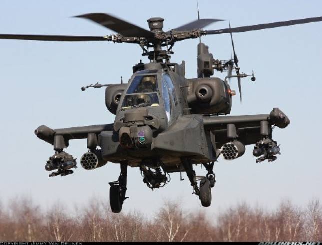 Helikopter Apache Unjuk Kekuatan di Upacara HUT TNI ke-72
