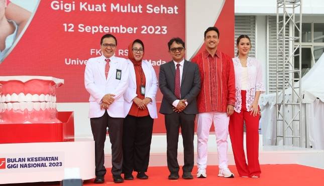 Hadir di BKGN 2023, Raisa dan Hamish Daud Ajak Keluarga Indonesia Biasakan Sikat Gigi Sebelum Tidur 