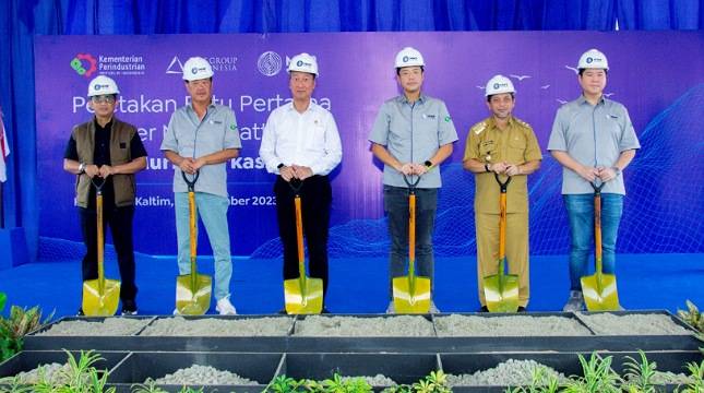 Menperin Agus Resmikan Pembangunan Smelter Nikel Bahan Baku Baterai Kendaraan Listrik di Balikpapan
