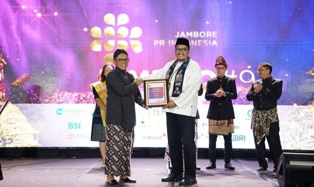 Keren! Sekretaris Perusahaan Bank DKI, Arie Rinaldi Raih Predikat Pemimpin Terpopuler 2023