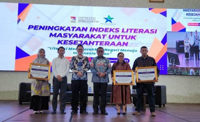 Gerakan Literasi Untuk Mencapai Indonesia Emas 2045