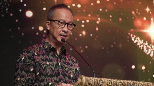Menperin Agus Berikan Penghargaan untuk IKM Inovatif