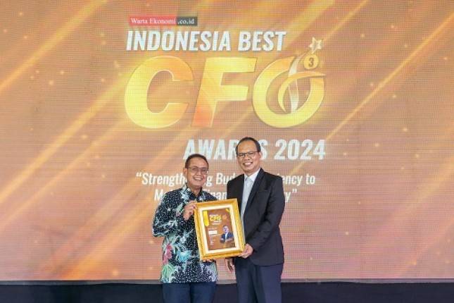 Direktur Keuangan & Strategi Bank DKI, Romy Wijayanto Raih Indonesia Best CFO Awards 2024